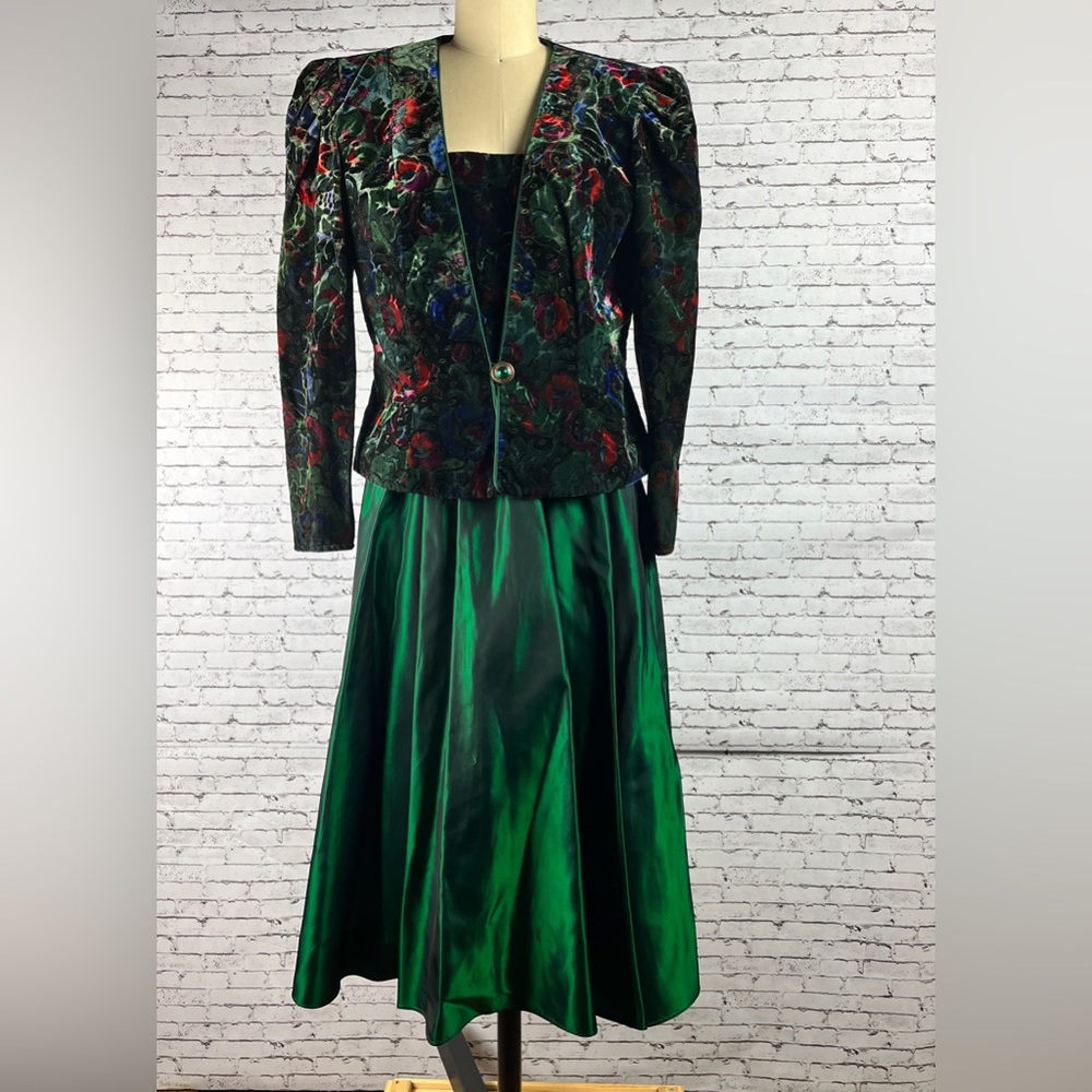Vintage 80s Unique Special Occasion Emerald Green Taffeta Skirt Suit, Size M